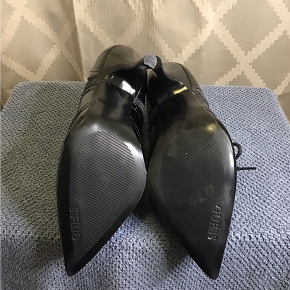 Guess Briclyn Pointed Toe Wingtip Lace Up Heels - Picture 11 of 16